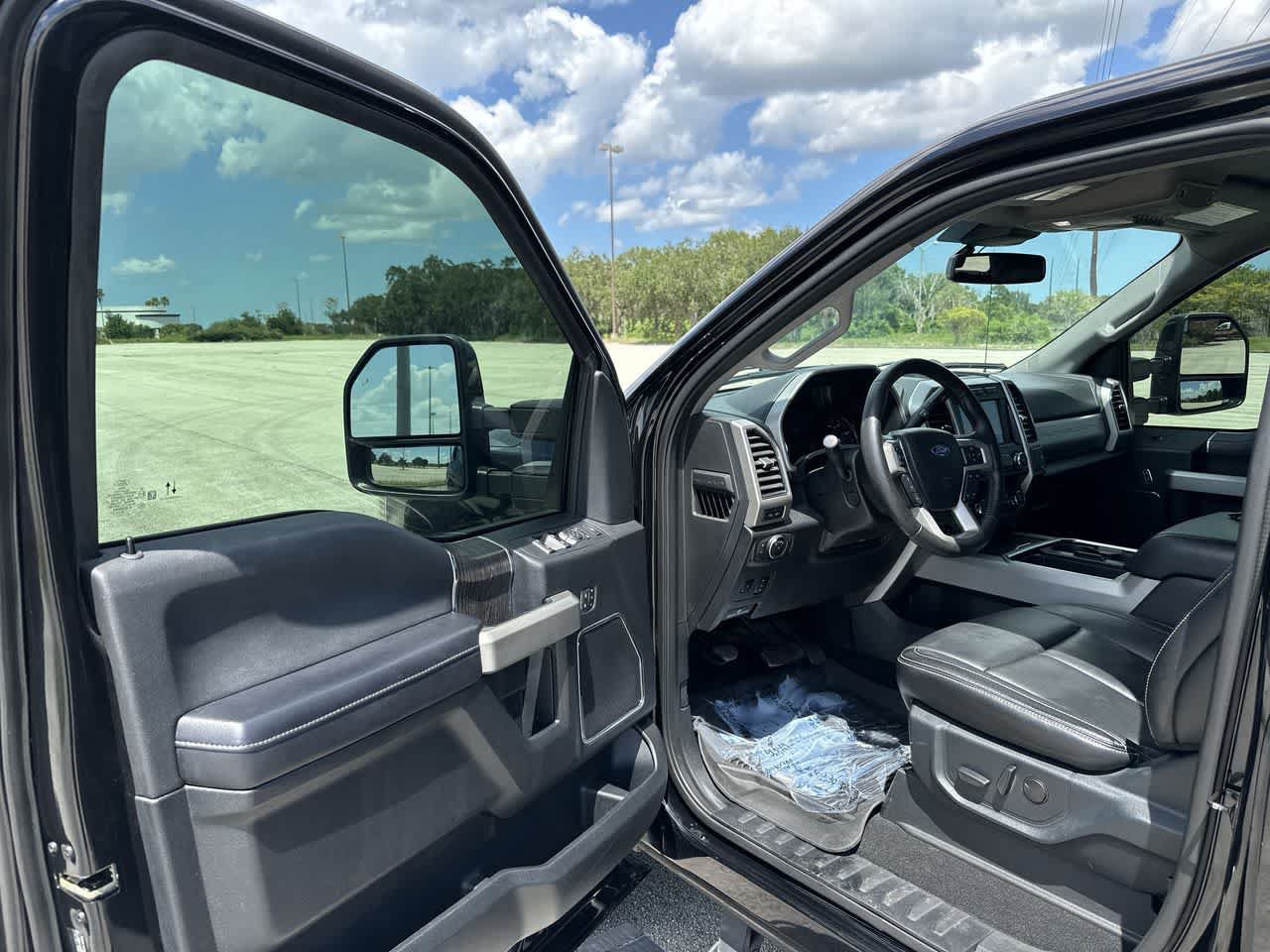 Used 2020 Ford F250 Lariat w/ Lariat Ultimate Package AWD/4WD image 10