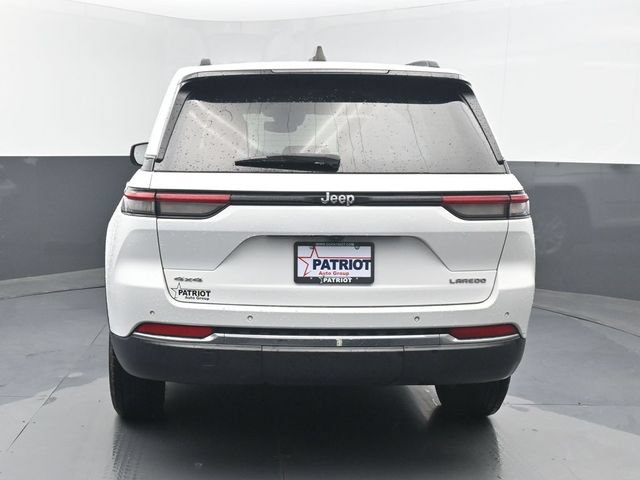 Used 2024 Jeep Grand Cherokee Laredo AWD/4WD image 4