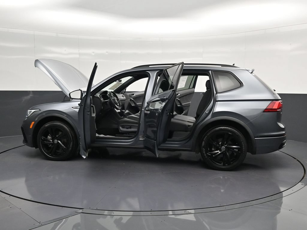 Used 2023 Volkswagen Tiguan SE R-Line FWD image 41