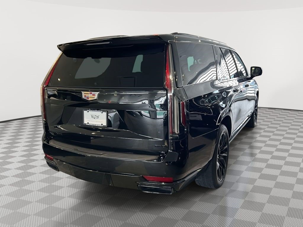 Used 2023 Cadillac Escalade ESV Sport Platinum w/ LPO, ONYX Package AWD/4WD image 4
