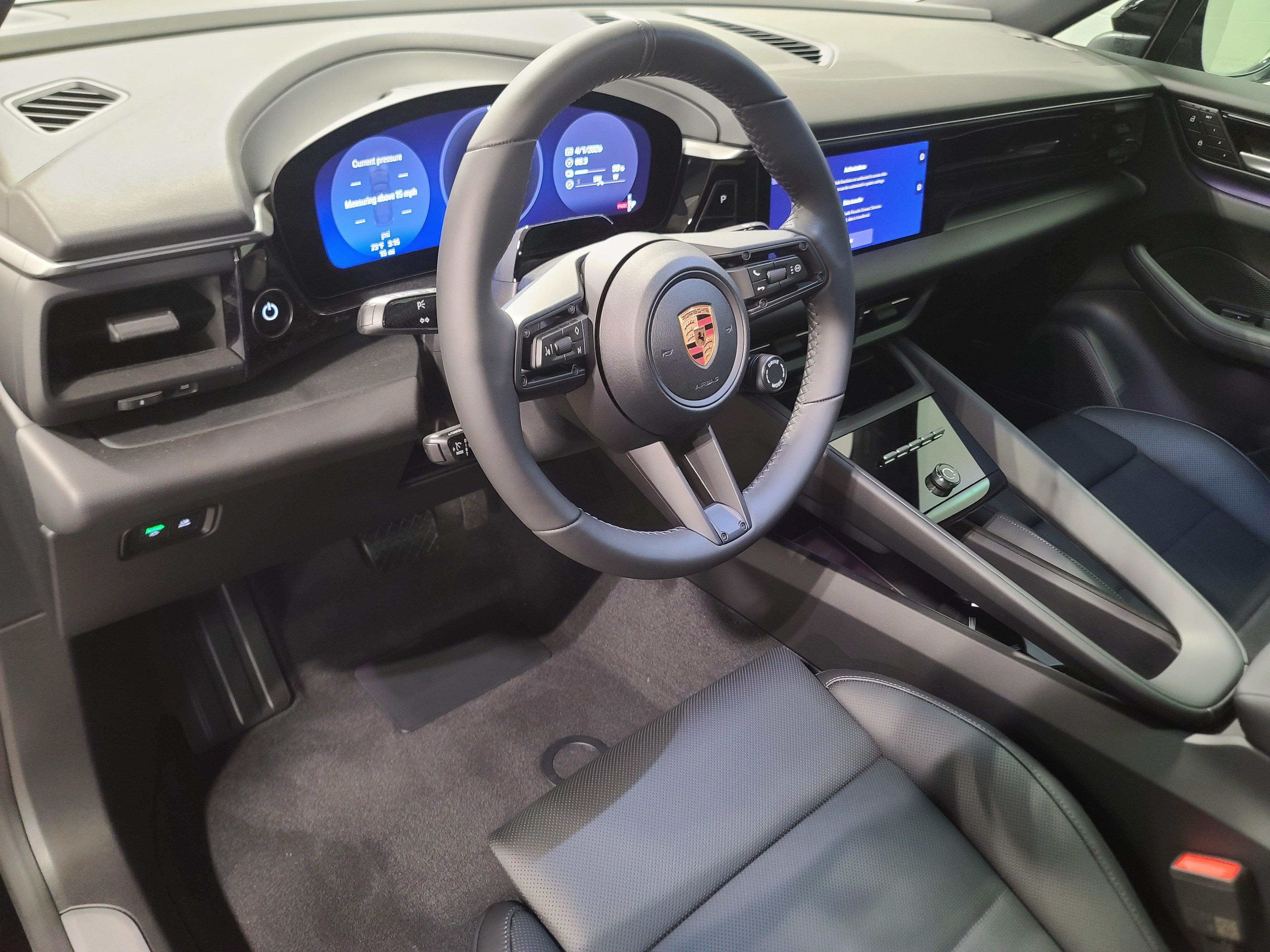 New 2026 Porsche Macan Electric RWD image 4