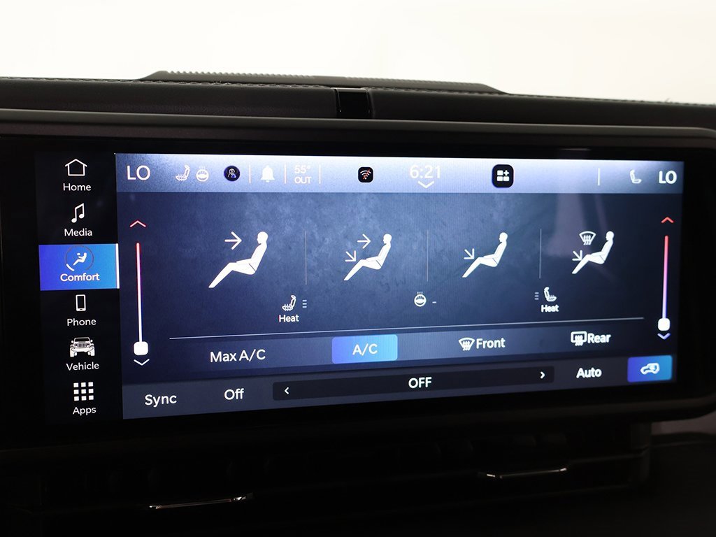 Used 2024 Jeep Wrangler Sahara image 40