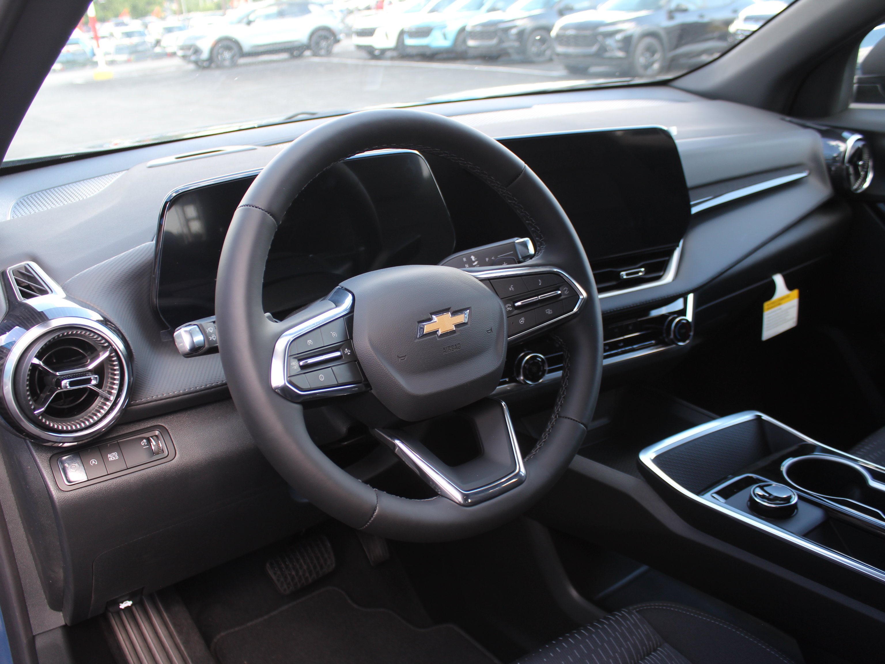 New 2026 Chevrolet Equinox LT w/ Safety and Technology Package FWD image 10