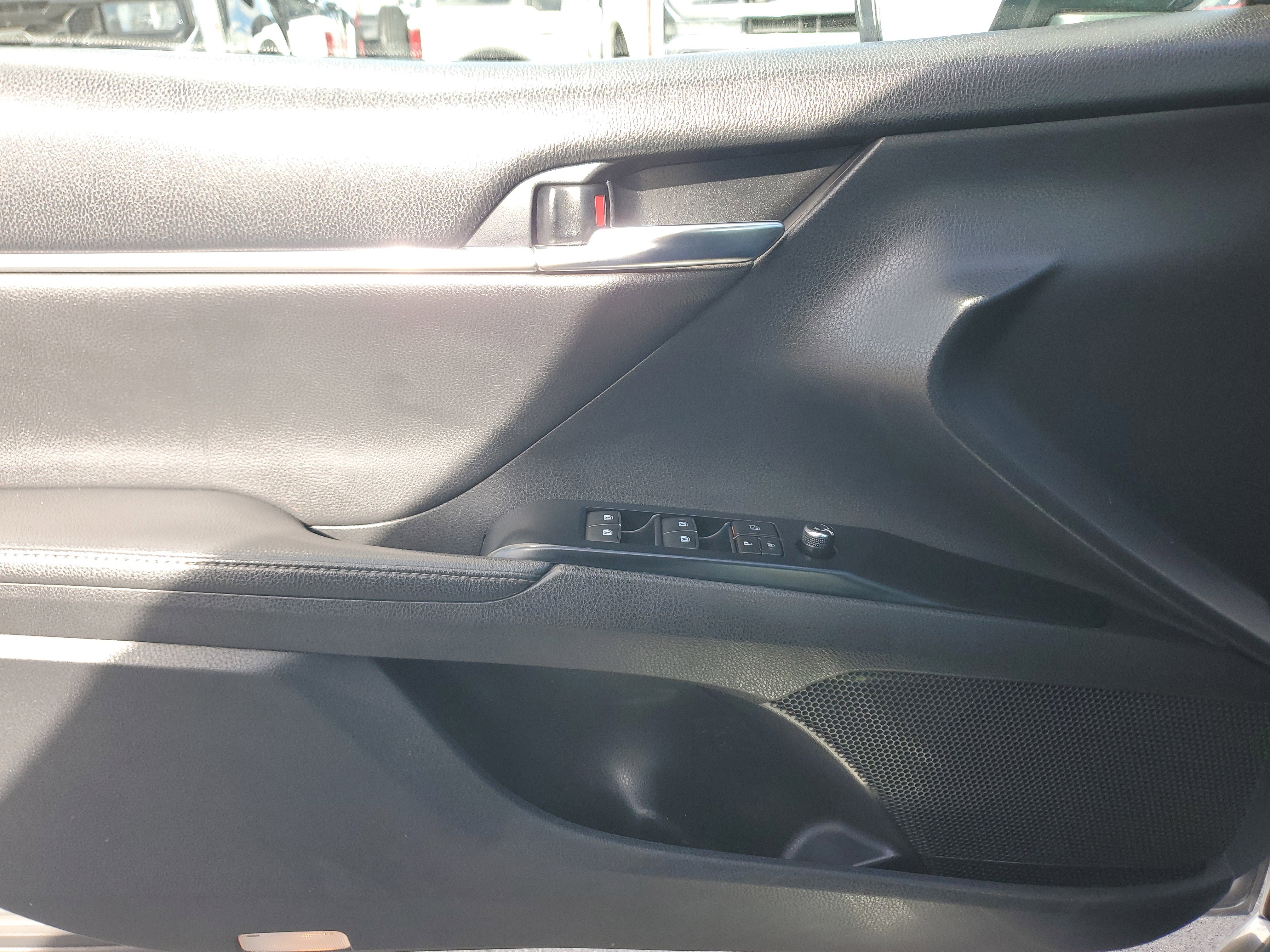 Used 2019 Toyota Camry XSE image 26