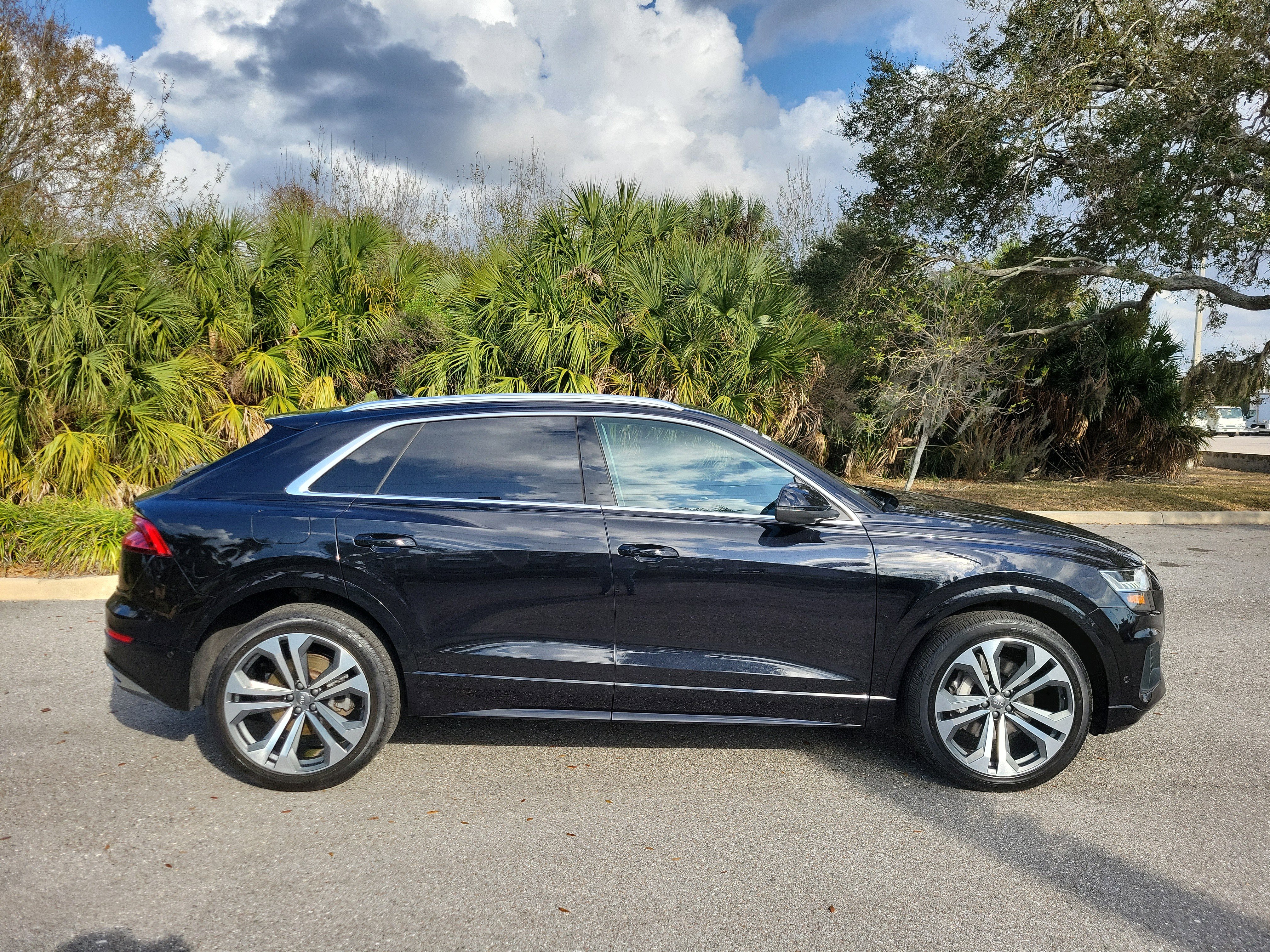 Used 2021 Audi Q8 Prestige image 3