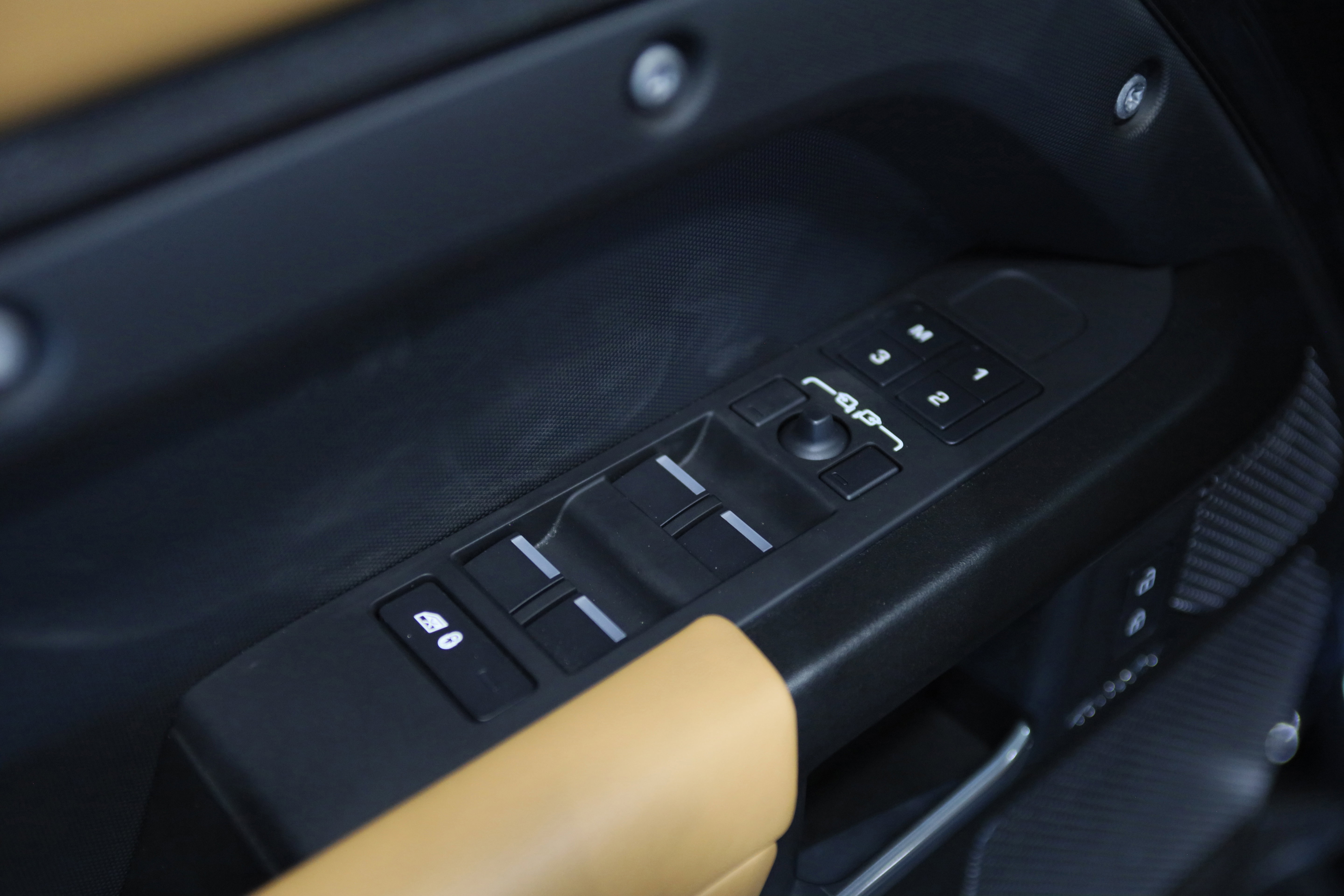 Used 2023 Land Rover Defender 110 Carpathian Edition AWD/4WD image 15