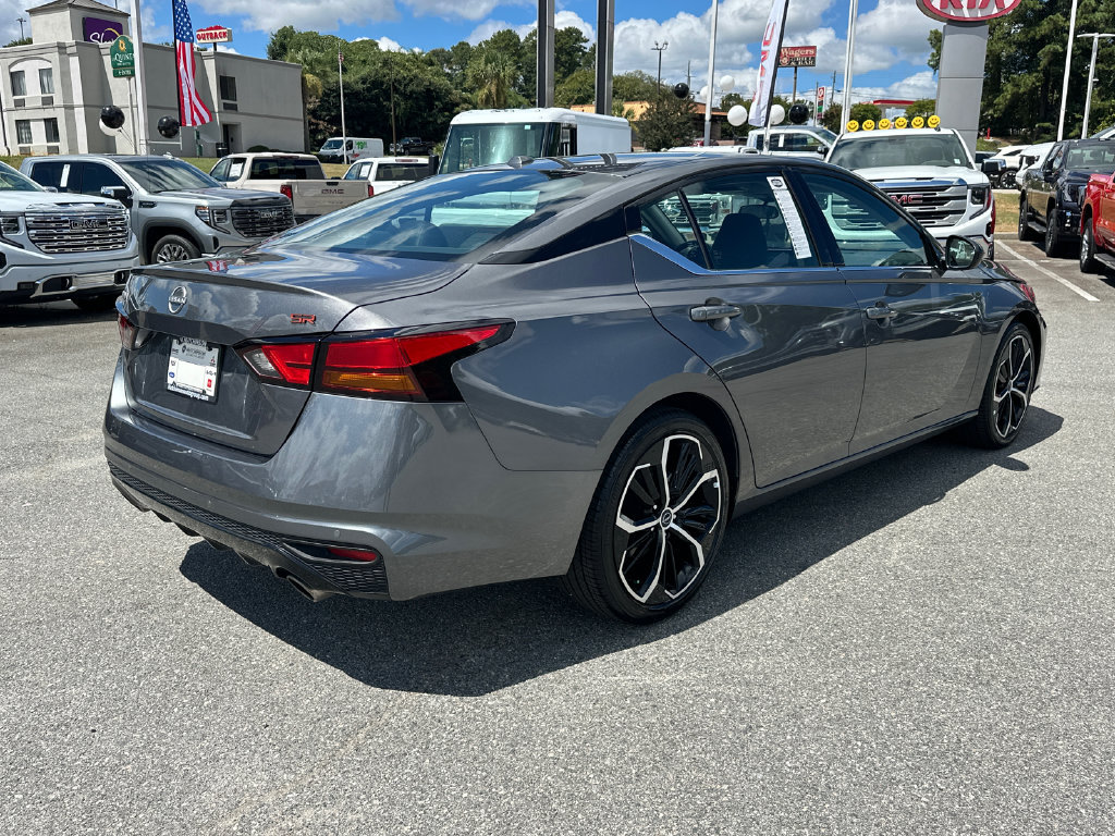Used 2025 Nissan Altima 2.5 SR FWD image 7