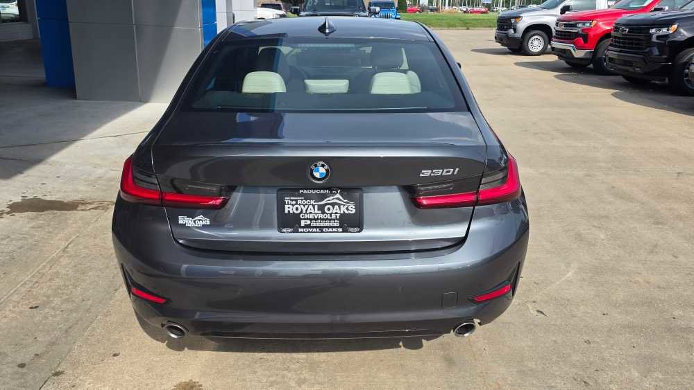 Used 2020 BMW 330i Sedan w/ Premium Package image 4
