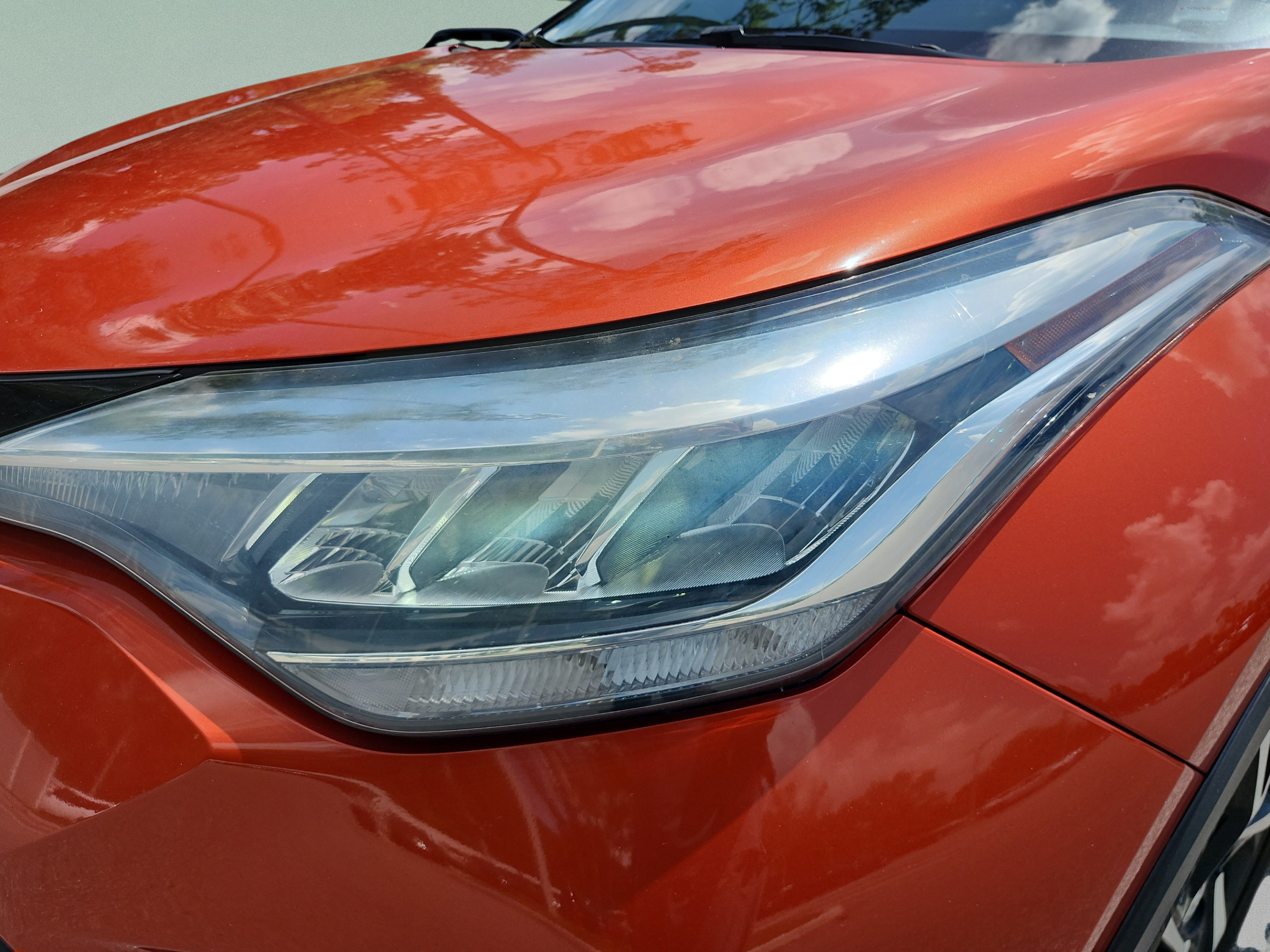 Used 2020 Toyota C-HR XLE FWD image 28