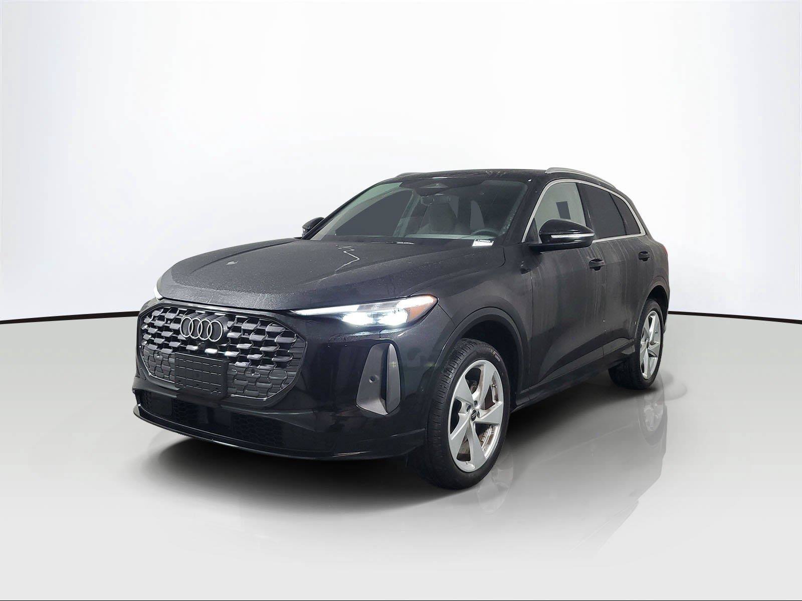 Certified 2025 Audi Q5 Premium Plus AWD/4WD image 3