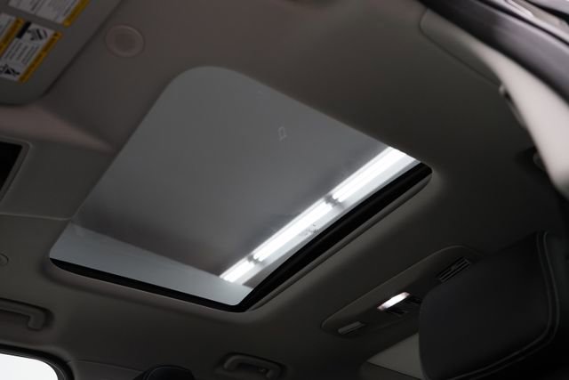 Used 2024 Land Rover Discovery S image 50