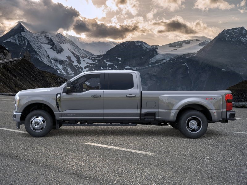 New 2026 Ford F350 XLT w/ XLT Premium Package AWD/4WD image 3
