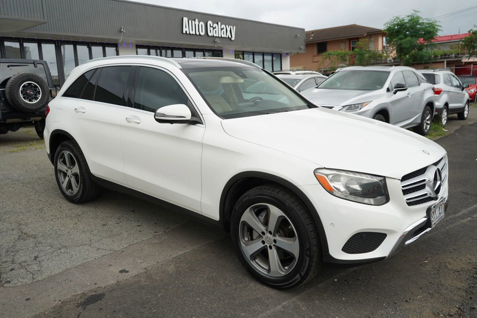 Used 2017 Mercedes-Benz GLC 300 image 3
