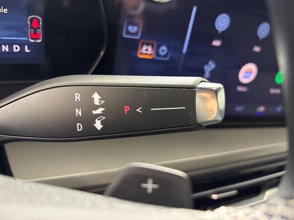 Used 2025 Chevrolet Traverse LT w/ Sun and Wheel Package image 36