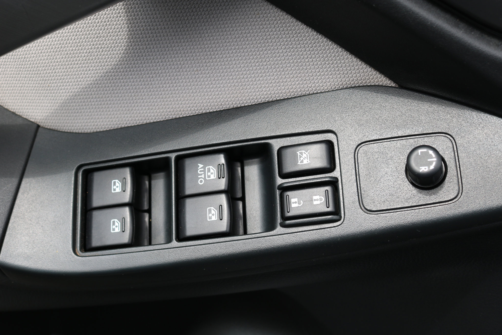 Used 2015 Subaru Forester 2.5i w/ Alloy Wheel Package image 14