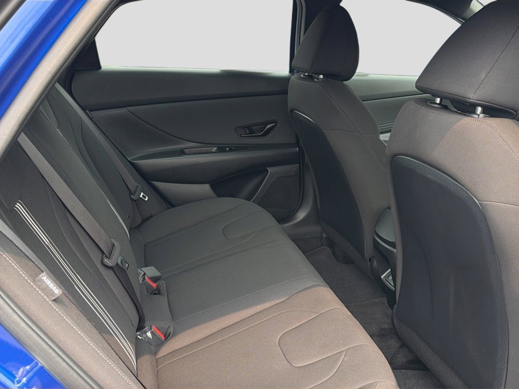 Certified 2025 Hyundai Elantra SEL FWD image 27