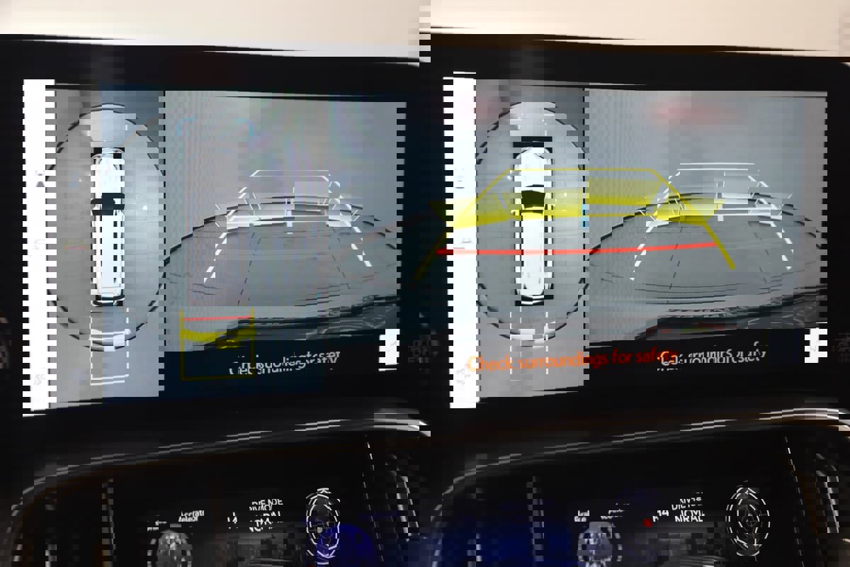 Used 2025 Lexus LX 600 4WD w/ Luxury Package image 10