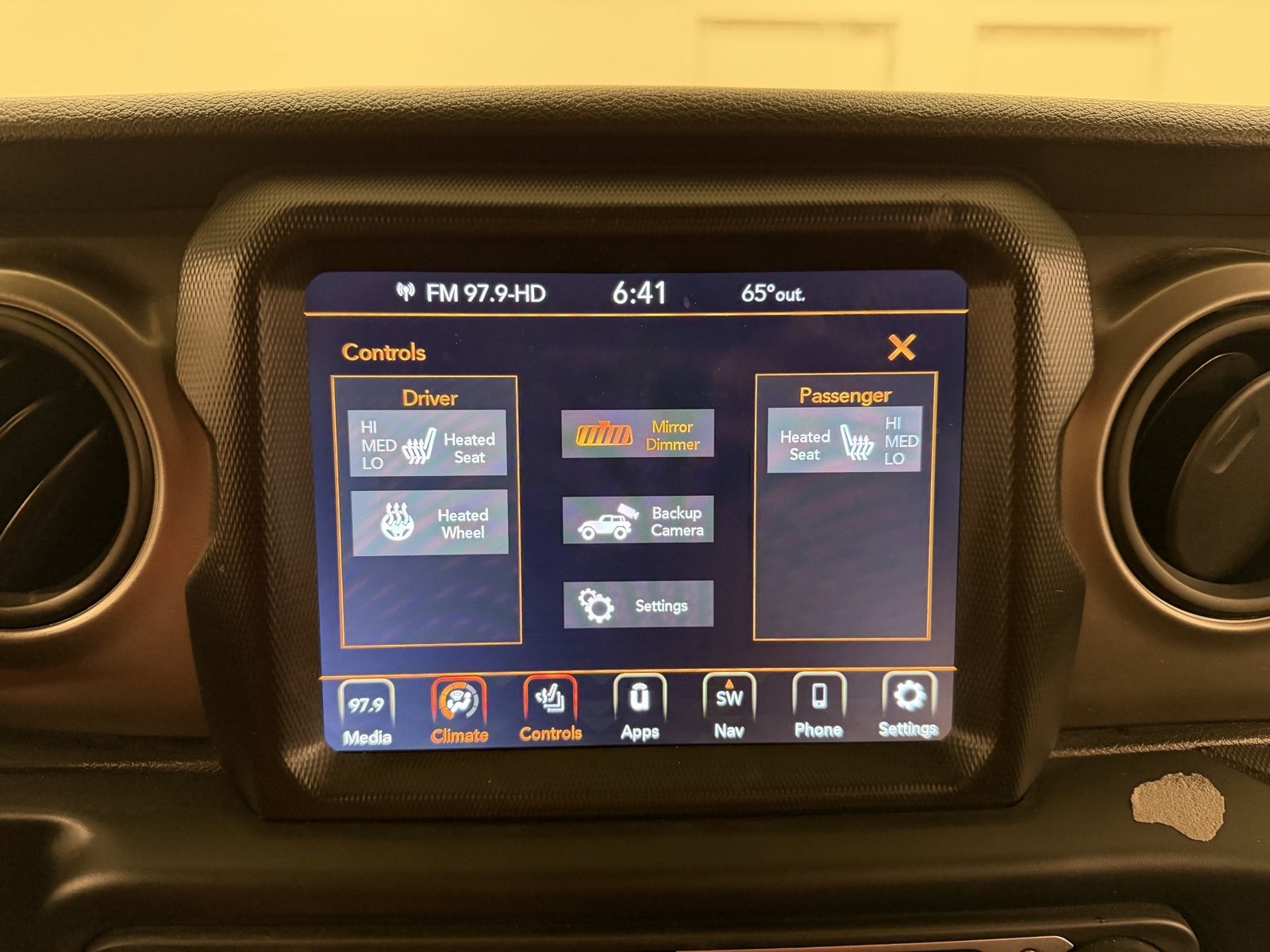 Used 2021 Jeep Wrangler Unlimited Willys image 24