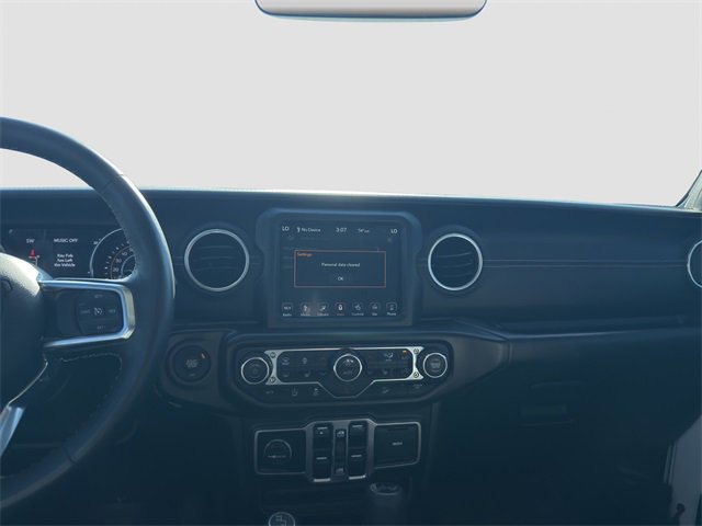 Used 2018 Jeep Wrangler Unlimited Sahara w/ Uconnect 4C Nav & Sound Group image 15