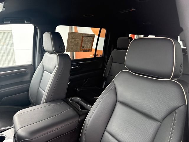 Used 2025 Chevrolet Suburban Premier AWD/4WD image 14