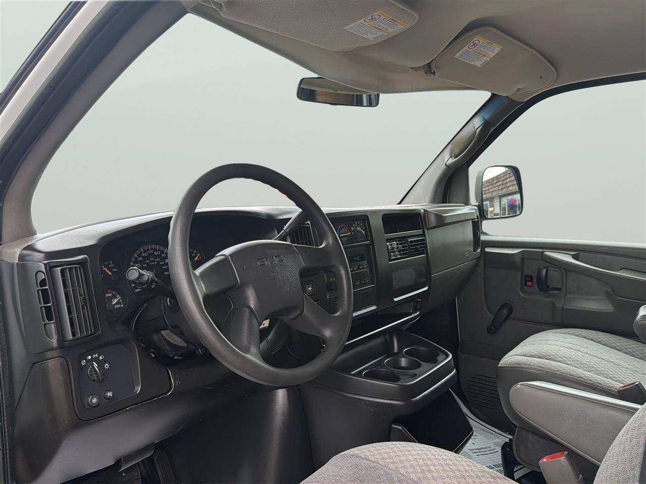 Used 2006 GMC Savana 2500 RWD image 10