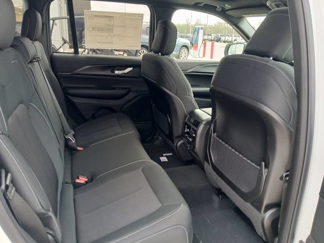 New 2026 Jeep Grand Cherokee Laredo X AWD/4WD image 23