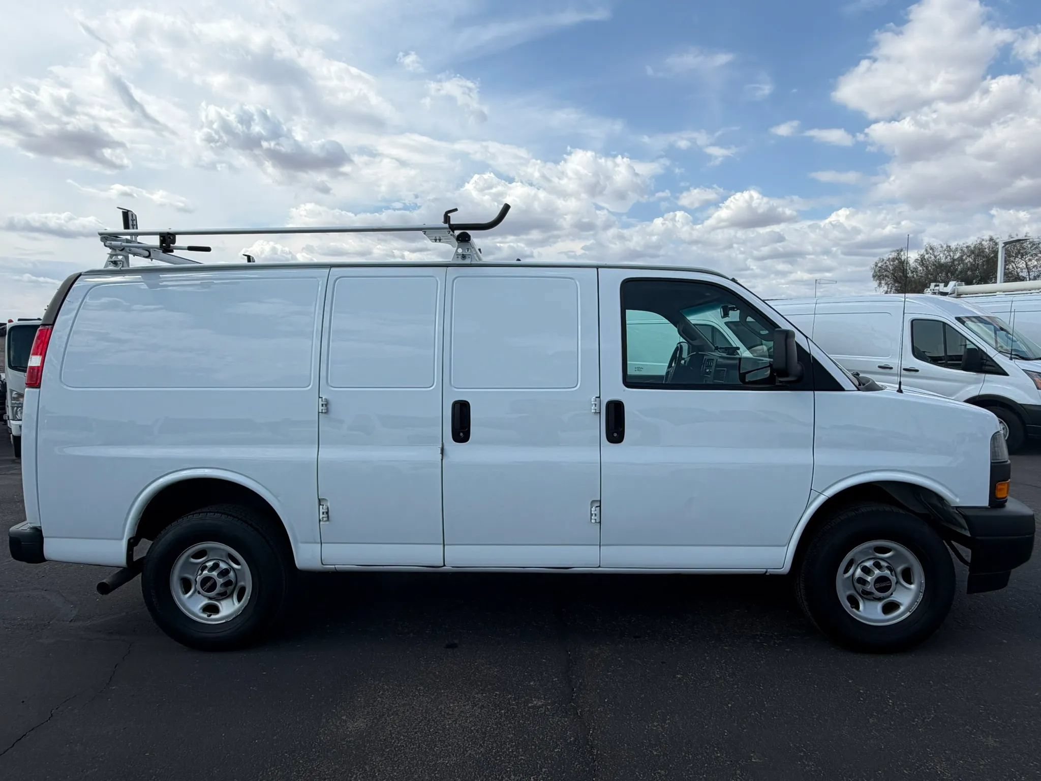 Used 2022 GMC Savana 2500 w/ Driver Convenience Package RWD image 7