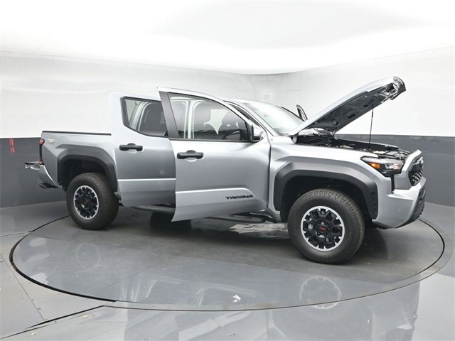 Used 2024 Toyota Tacoma TRD Off-Road image 45