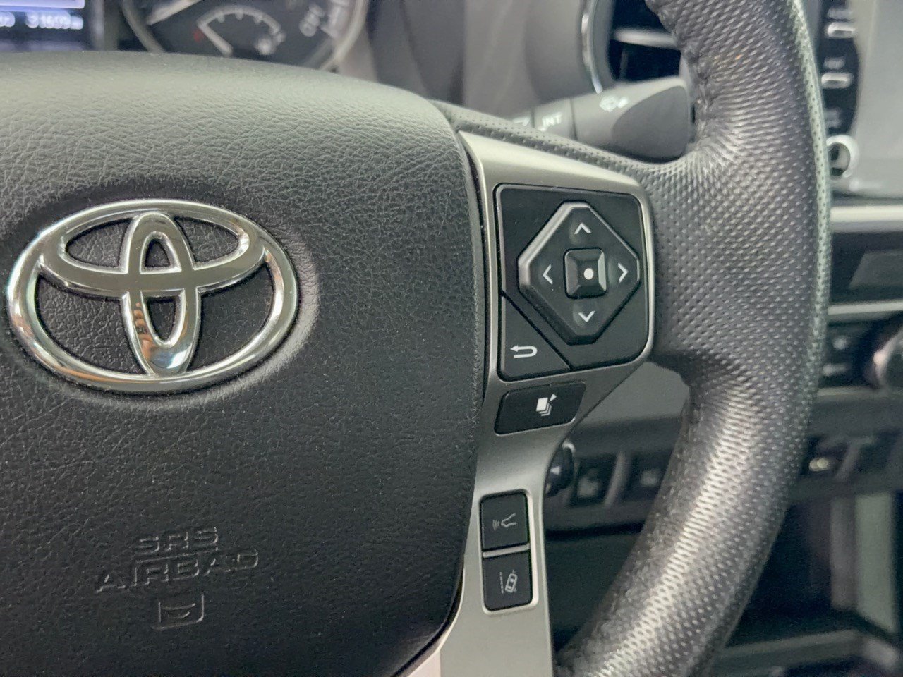 Used 2022 Toyota Tacoma SR5 RWD image 19