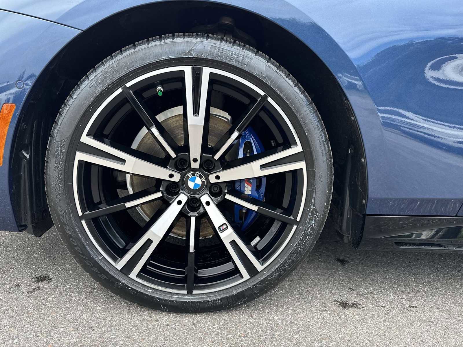 Used 2024 BMW 530i w/ M Sport Package RWD image 12