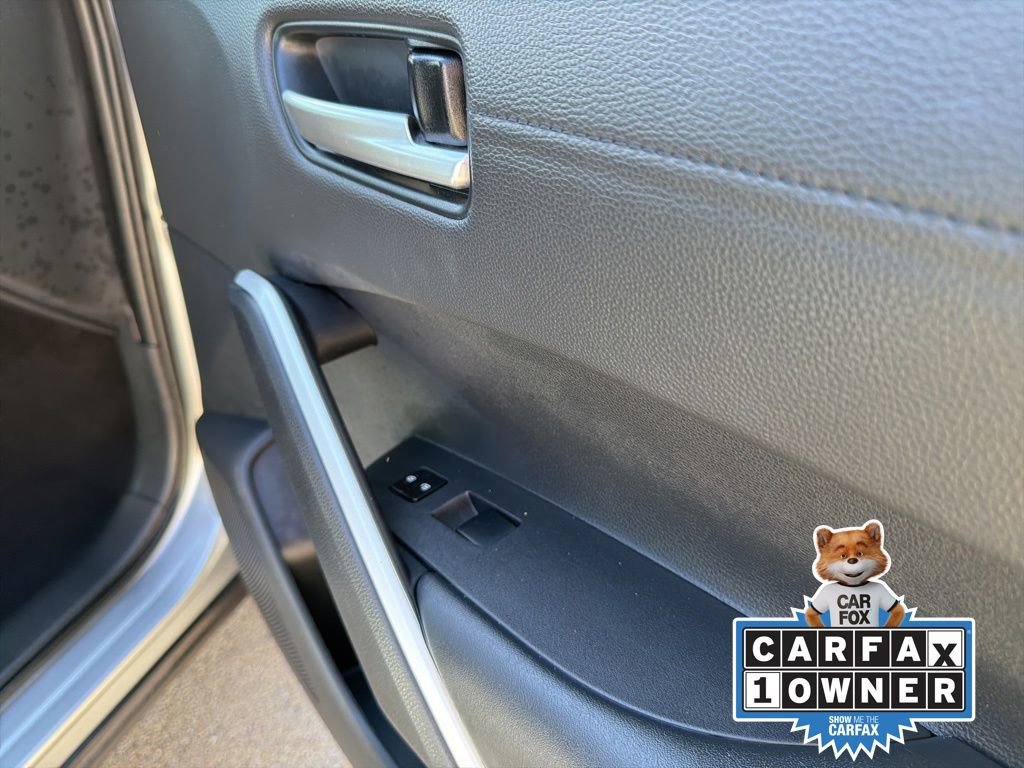 Used 2025 Toyota Corolla Cross XLE image 16