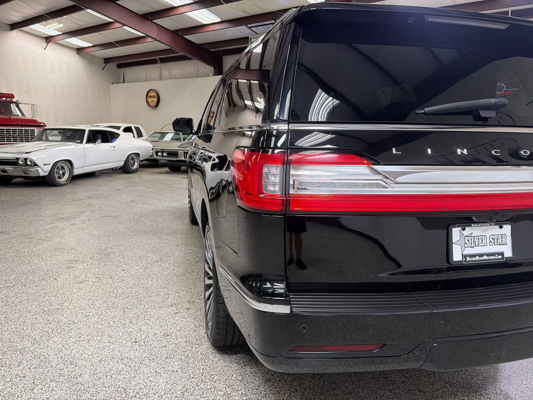 Used 2018 Lincoln Navigator Reserve w/ Technology Package AWD/4WD image 15