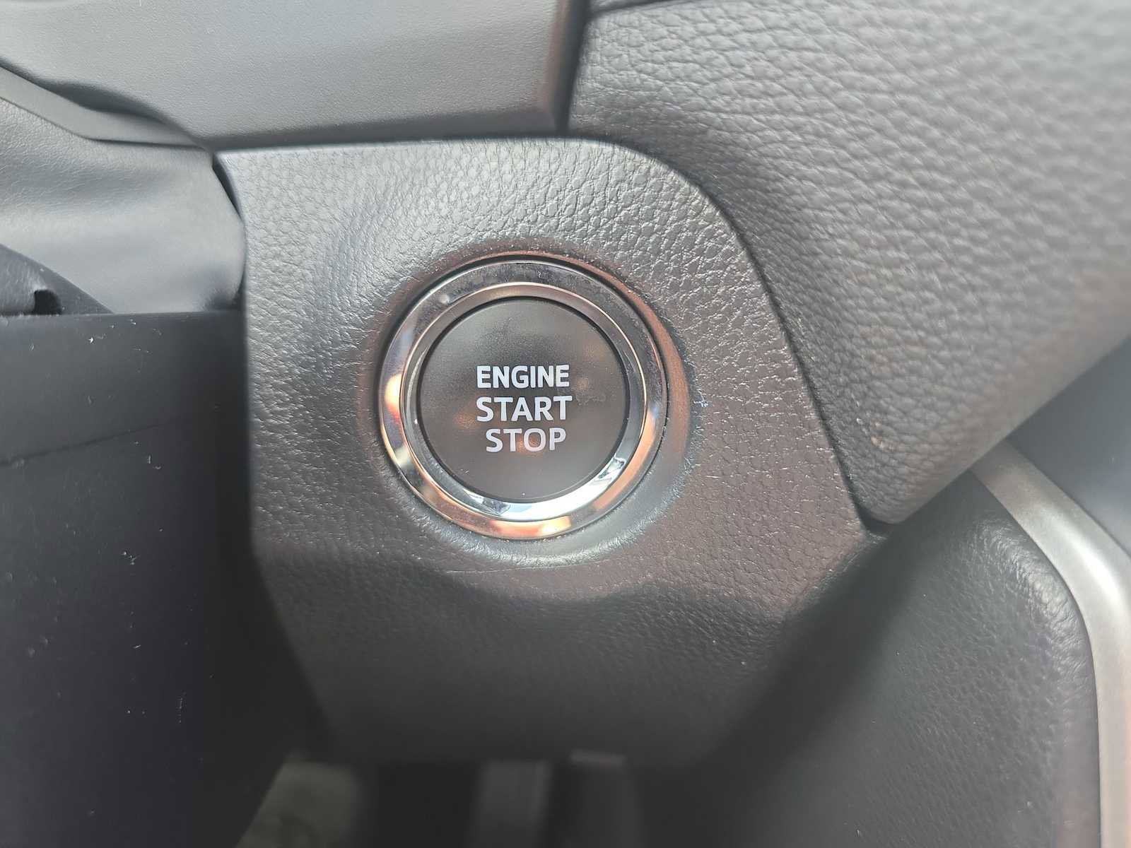 Used 2023 Toyota RAV4 XLE AWD/4WD image 28