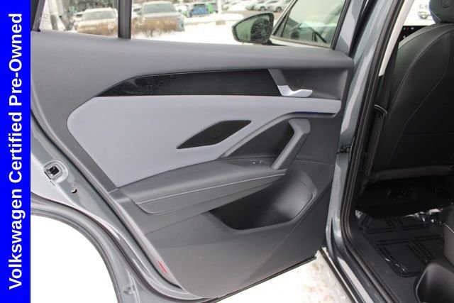 Used 2025 Volkswagen Tiguan SE image 24