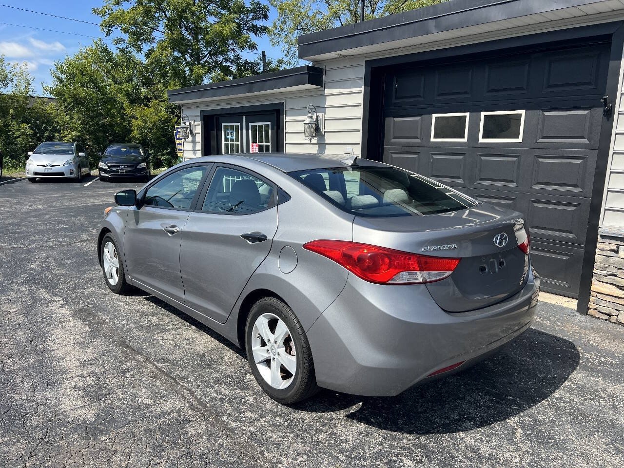 Used 2011 Hyundai Elantra GLS w/ Preferred Equipment Pkg 3 FWD image 4