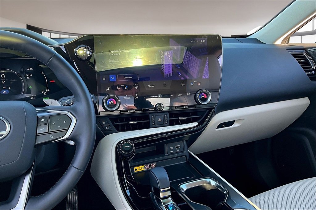 Used 2025 Lexus NX 300h AWD w/ Accessory Package (2T) image 6
