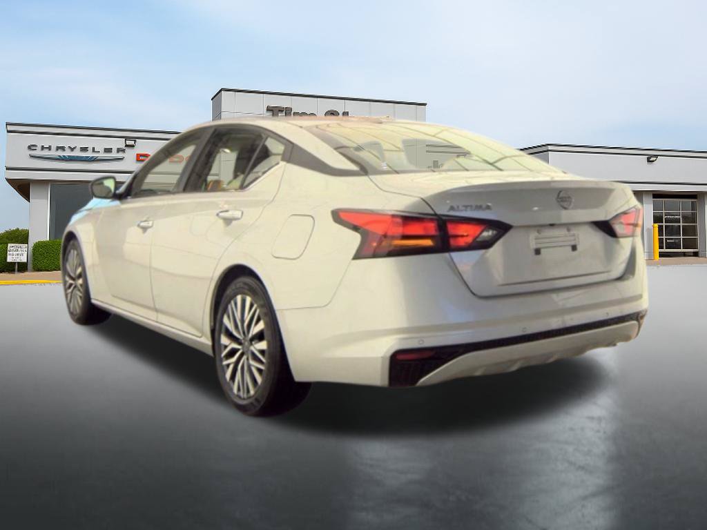 Used 2025 Nissan Altima 2.5 SV FWD image 6