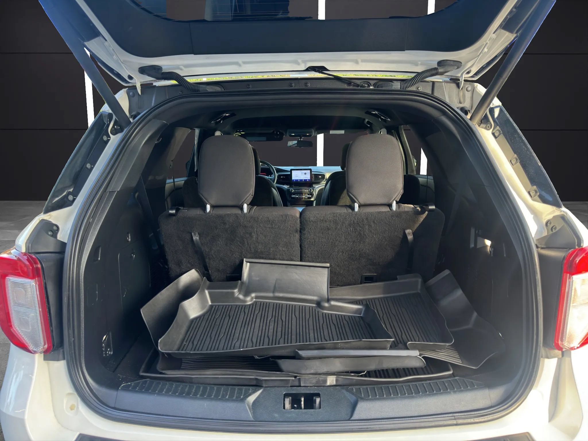 Used 2020 Ford Explorer XLT w/ Comfort Package AWD/4WD image 10