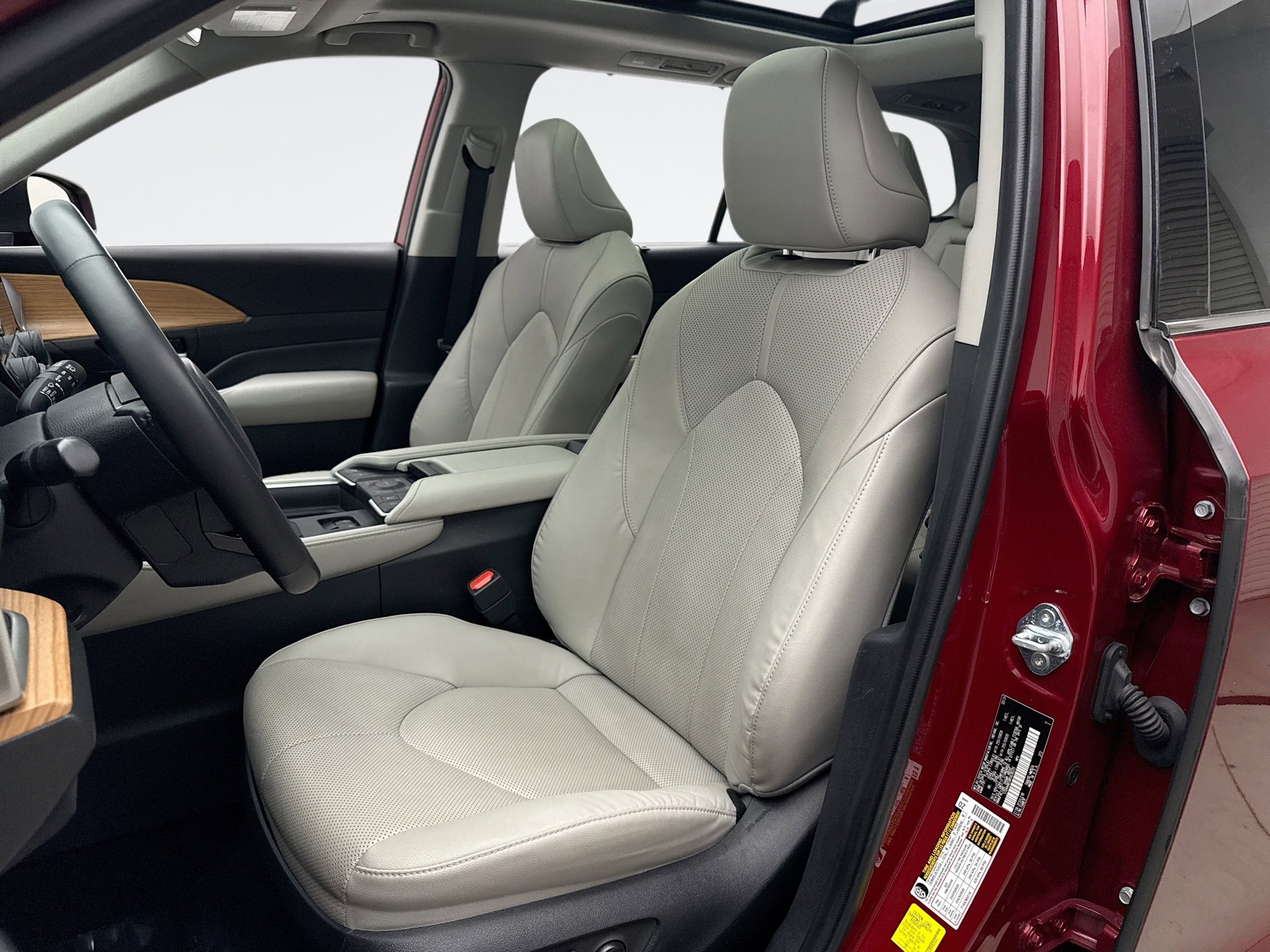 Used 2024 Toyota Grand Highlander AWD image 11