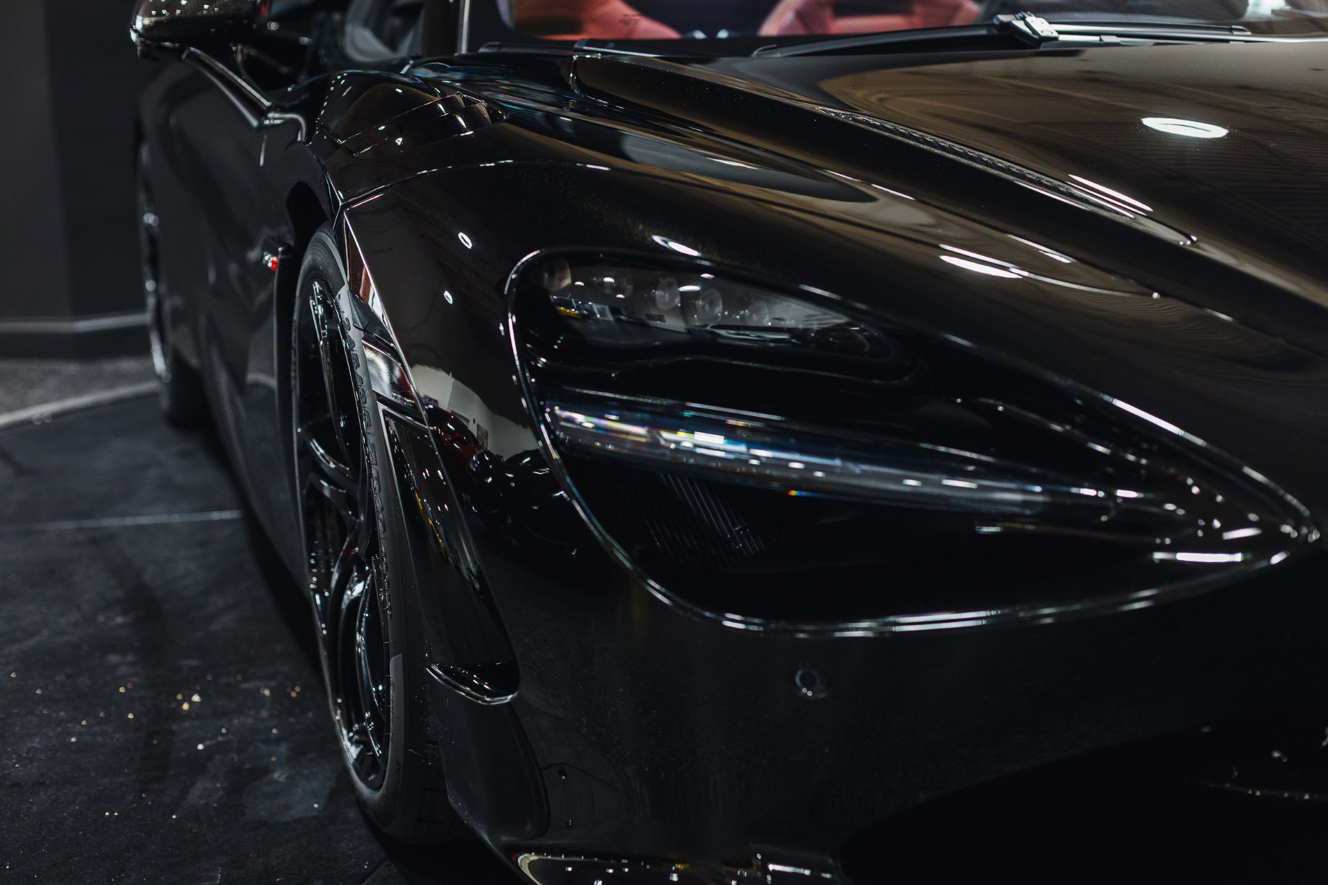 Used 2024 McLaren 750S Spider RWD image 45