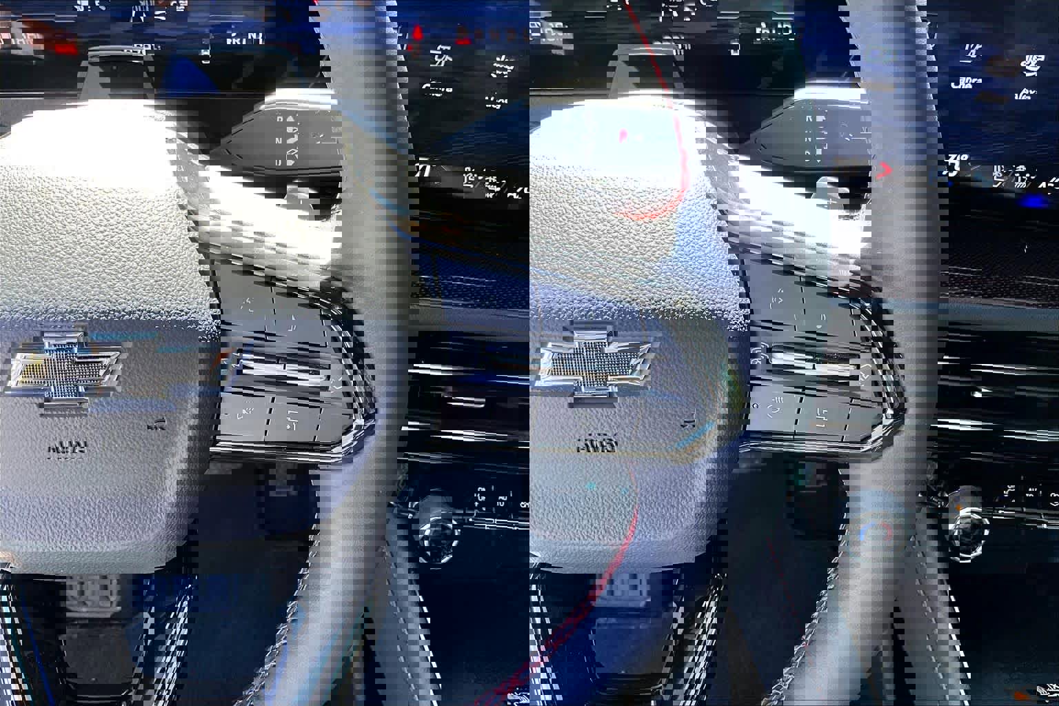 Used 2024 Chevrolet Traverse RS image 24