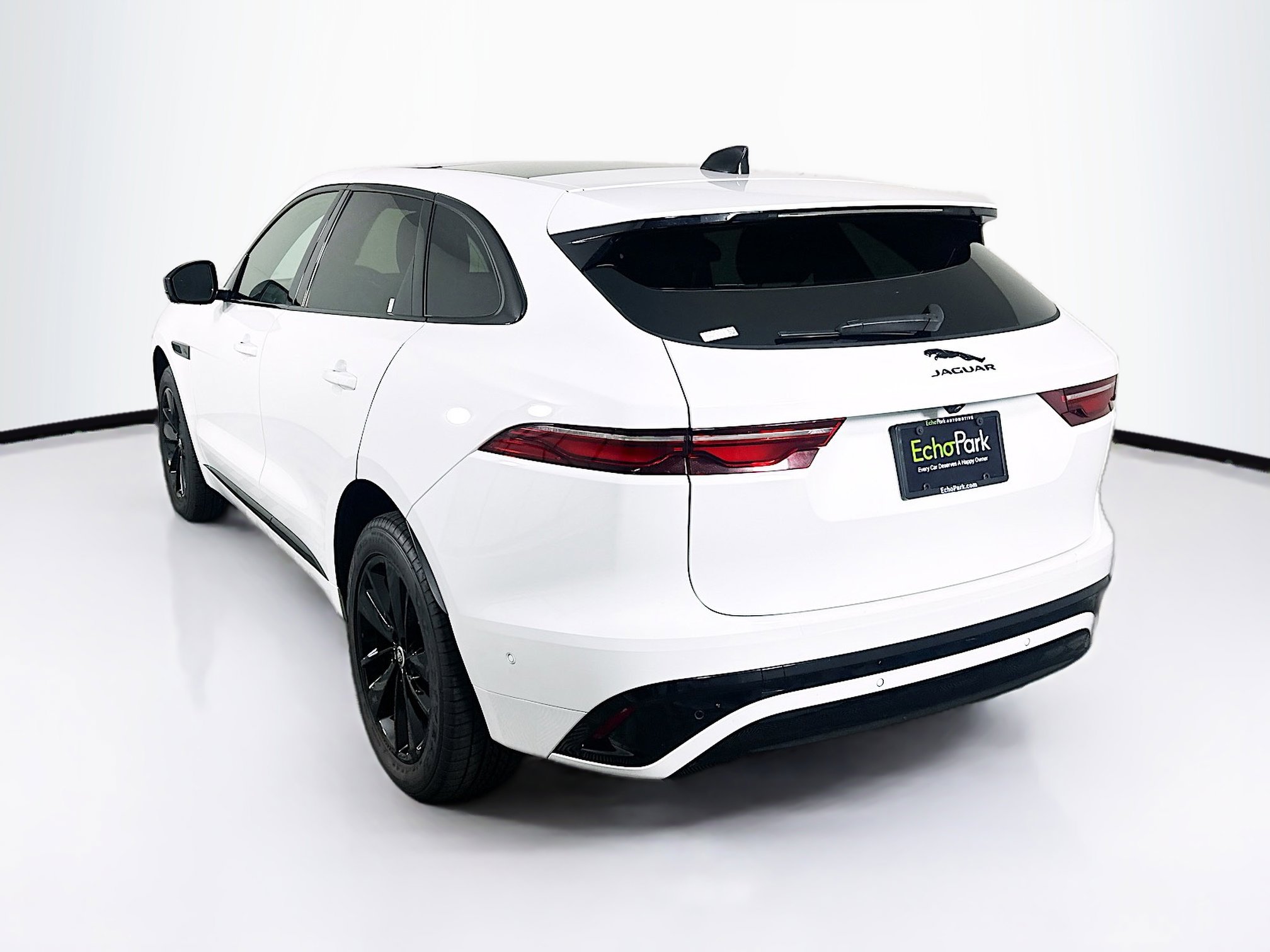 Used 2025 Jaguar F-PACE R-Dynamic S image 5