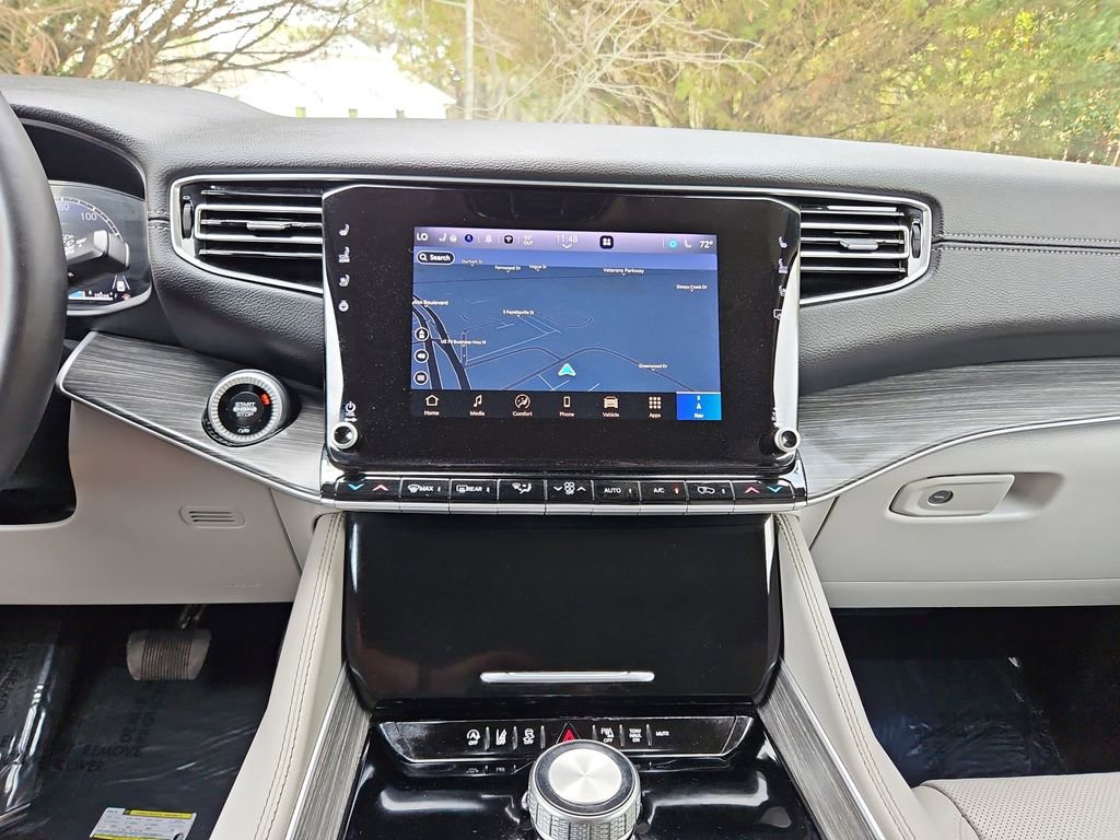 Used 2024 Jeep Wagoneer L Series II image 16