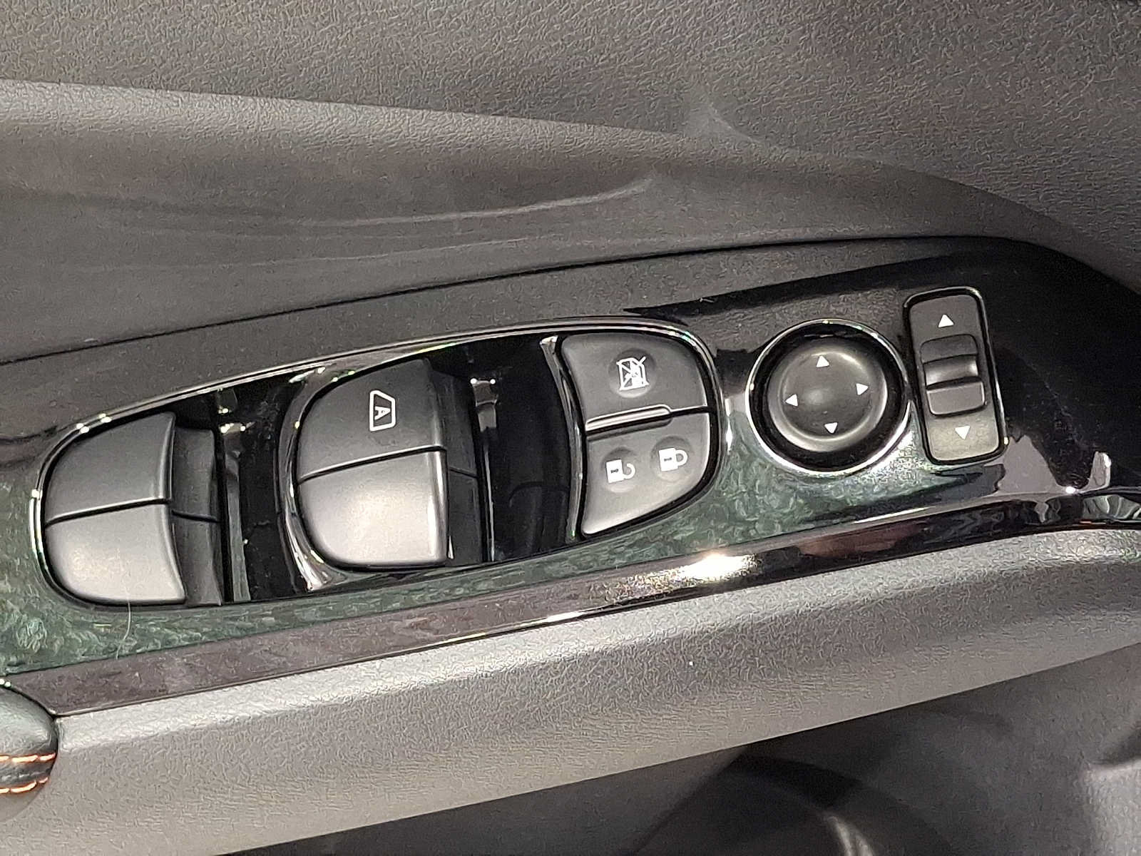 Used 2025 Nissan Altima 2.5 SR AWD/4WD image 26