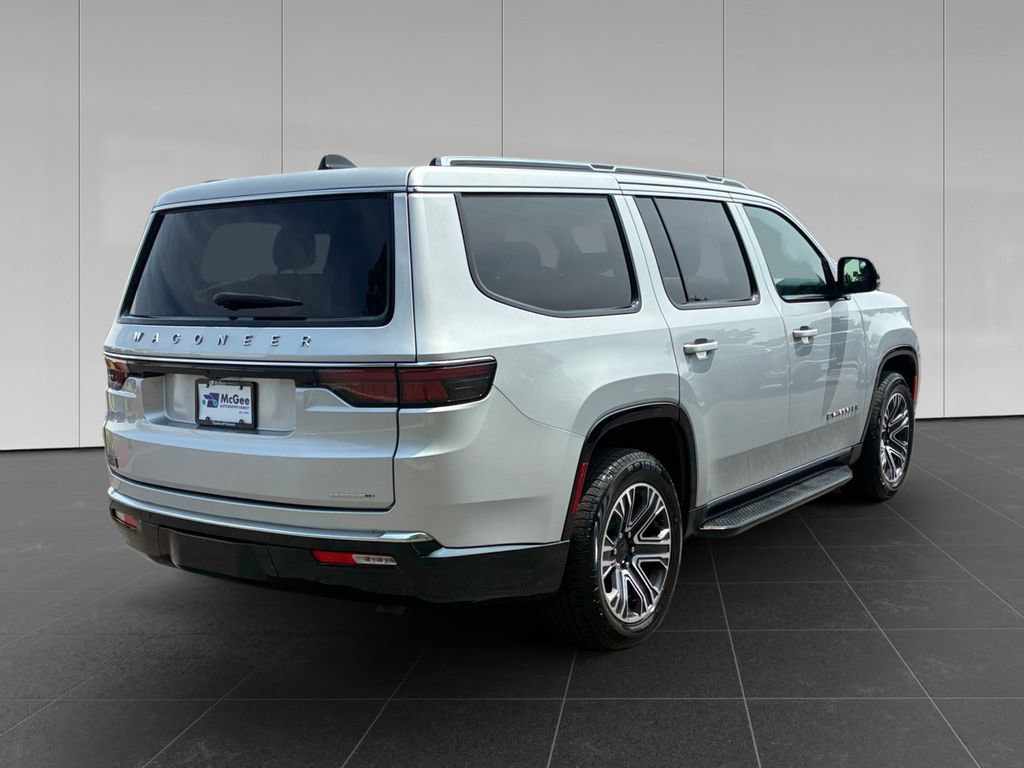 Used 2024 Jeep Wagoneer Series II w/ Flexible Seating Group AWD/4WD image 5