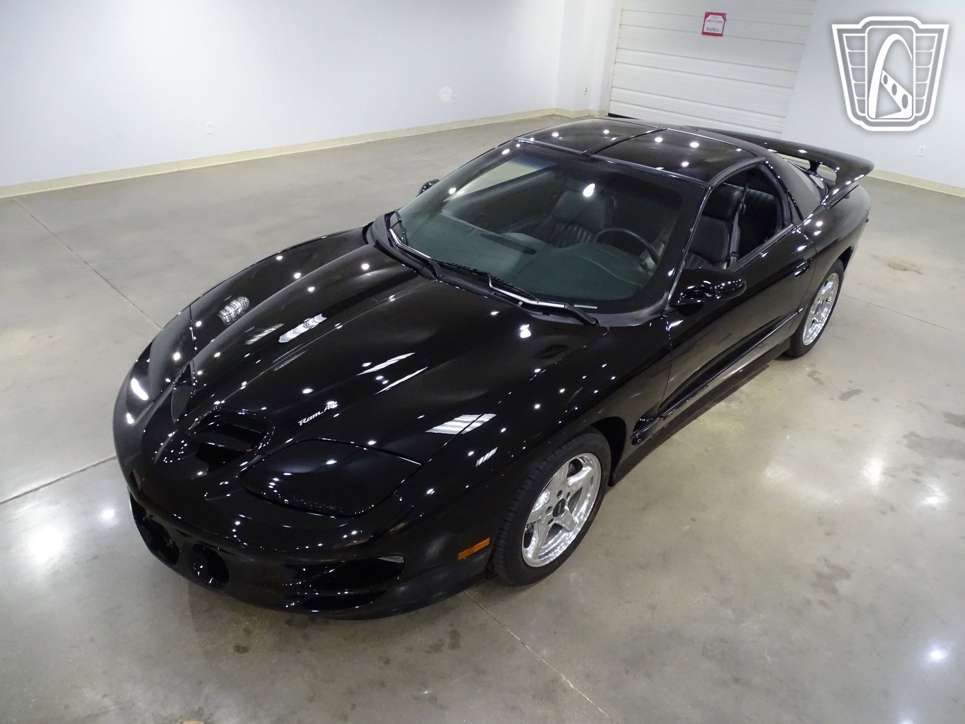 Used 1999 Pontiac Firebird Formula RWD image 2