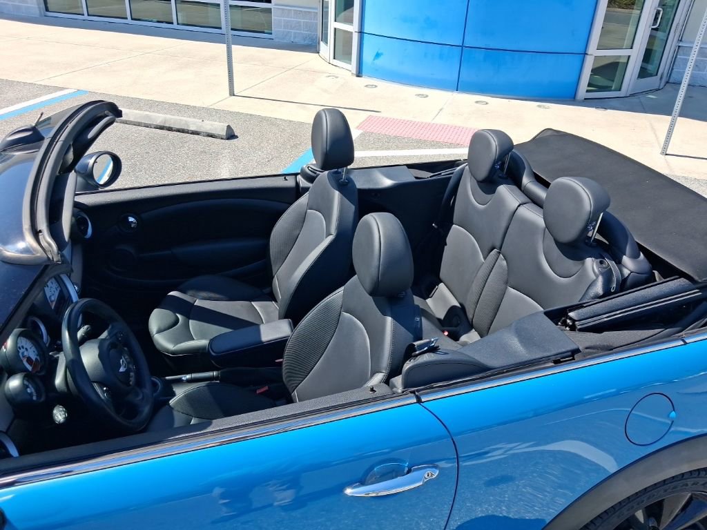 Used 2014 MINI Cooper Base image 19