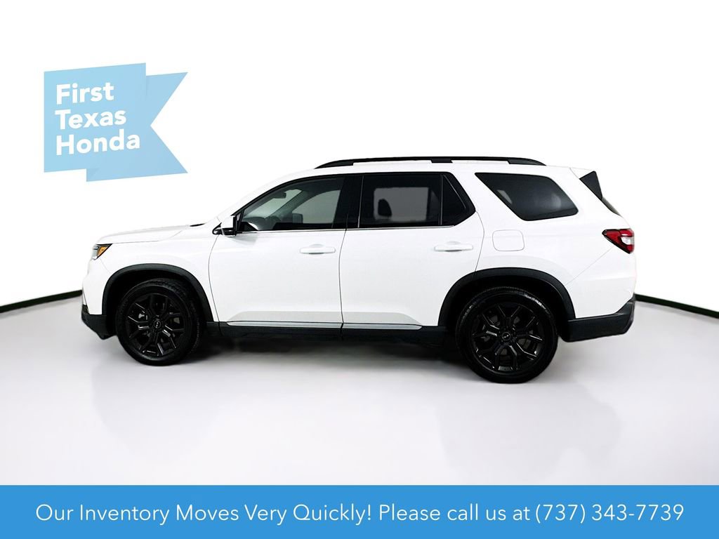 Used 2025 Honda Pilot Touring image 4