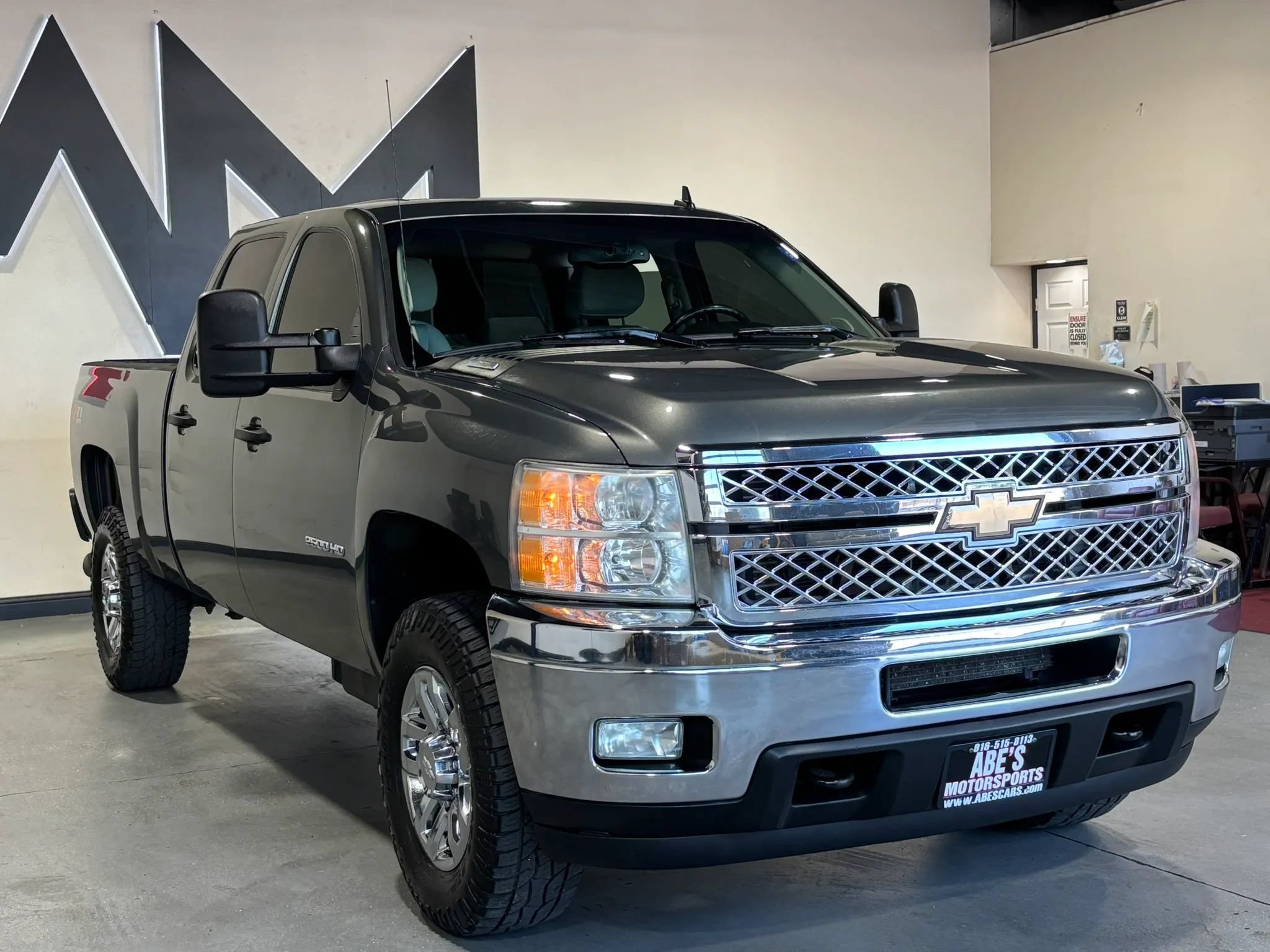 Used 2011 Chevrolet Silverado 2500 LT w/ Interior Plus Package AWD/4WD image 2