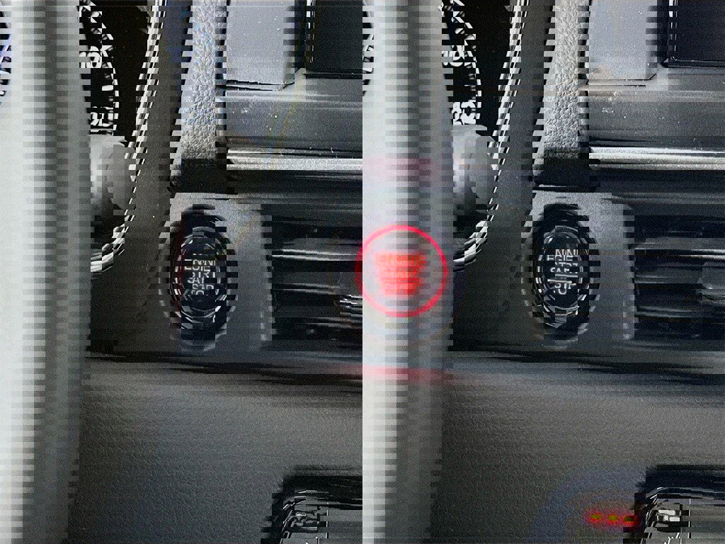 New 2025 Honda Pilot Touring image 25